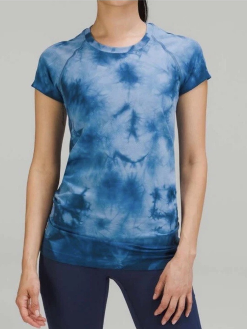 Lululemon Swiftly Tech Short Sleeve Shirt 2.0
Marble Dye Commander size 6